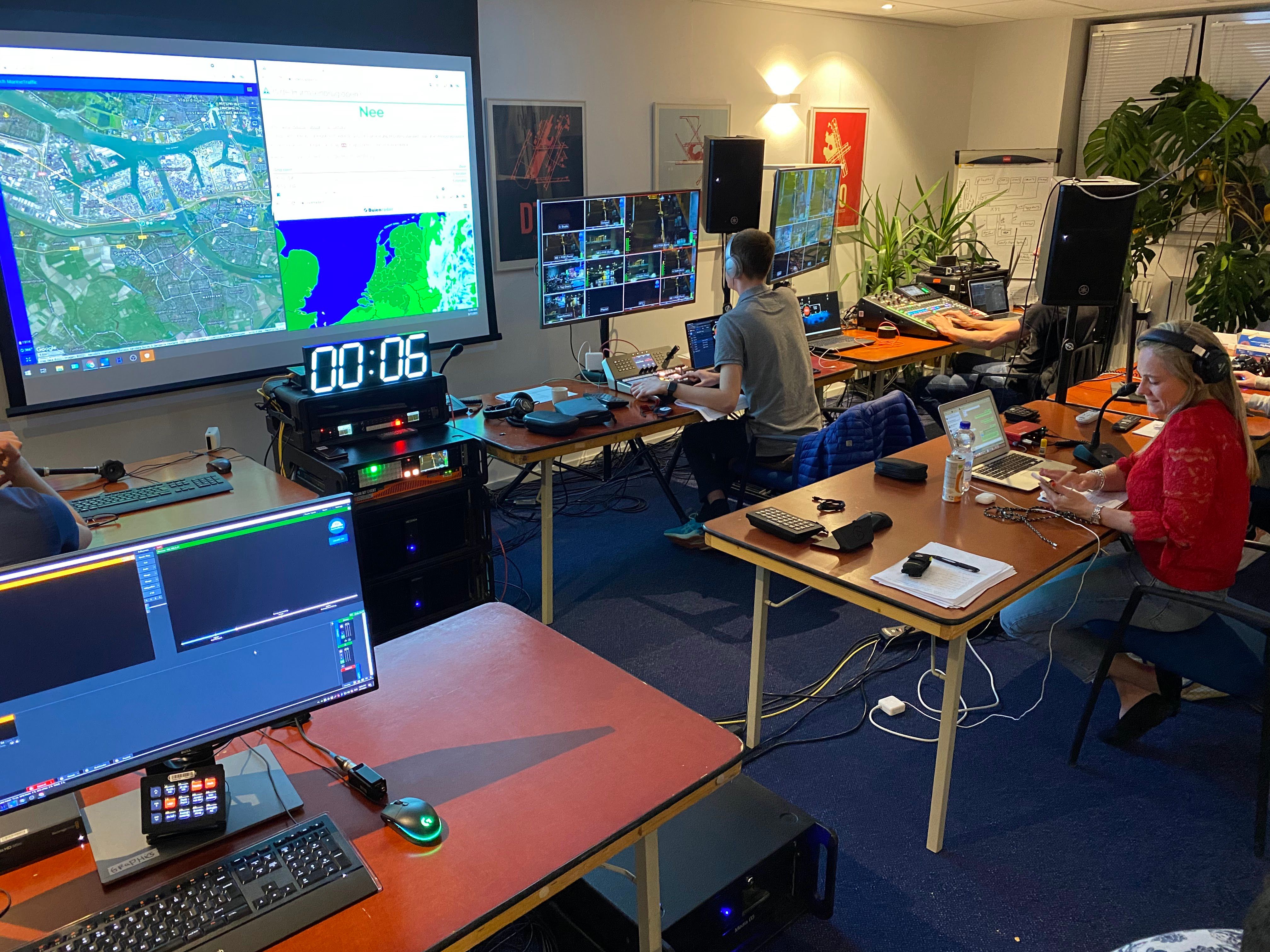 The control room of Stream My Event in Delft before the passage of the Harmsen Bridge